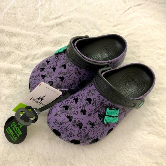 Disney Haunted Mansion Wallpaper Glow in the Dark Crocs NWT - Picture 3 of 5